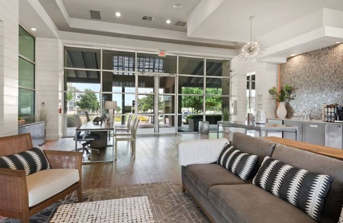 Buda Apartment | Landing | Incredible 2BD, Clubhouse, Pool