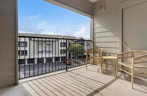 Austin Apartment | Landing | Incredible 2BD, Gym, Courtyard