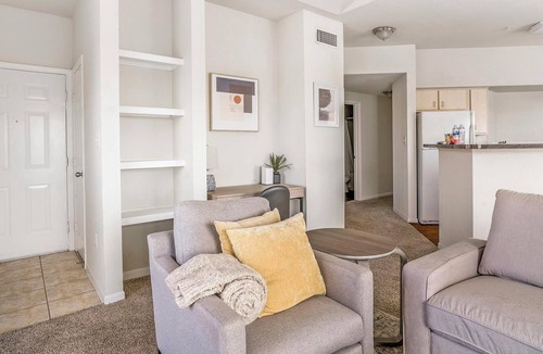 Southbelt/Ellington Apartment | Landing | Incredible 2BD, Gym, Game Room