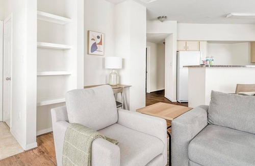 Southbelt/Ellington Apartment | Landing | Incredible 2BD, Pool, Game Room