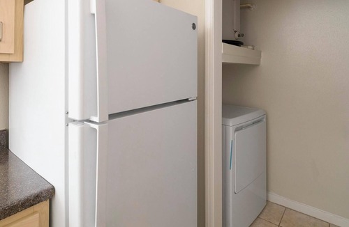Southbelt/Ellington Apartment | Landing | Incredible 2BD, Gym, Game Room