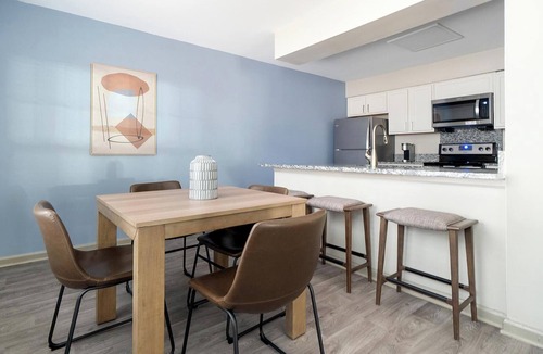 Crabtree Apartment | Landing | Incredible 2BD, Gym, Clubhouse
