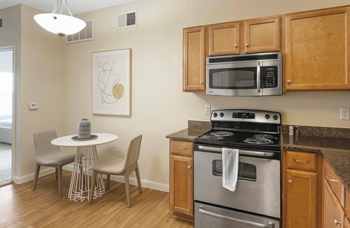 Sweetbriar Apartment | Landing | Modern 1BD, Clubhouse, Courtyard