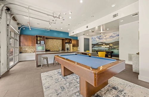Crestview Apartment | Landing | Modern 1BD, Courtyard, Gym