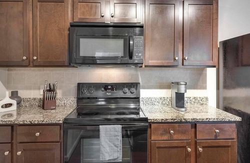 Conestee Apartment | Landing | Modern 1BD, Gym, Pool