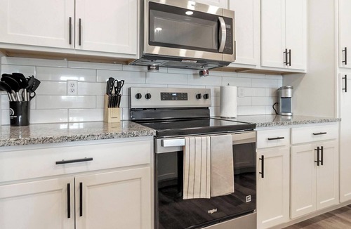 Beaufort Apartment | Landing | Modern 1BD, Gym