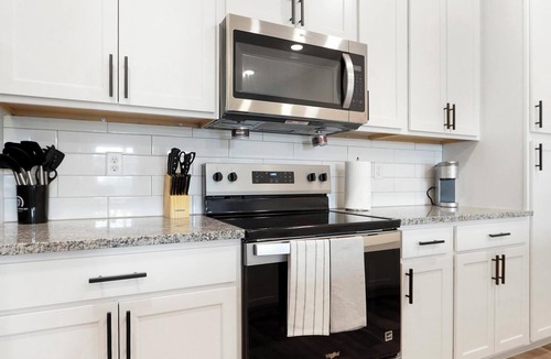 Beaufort Apartment | Landing | Modern 1BD, Gym