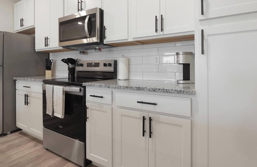 Beaufort Apartment | Landing | Modern 1BD, Gym