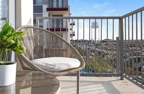 Buda Apartment | Landing | Modern 1BD, Game Room, Clubhouse