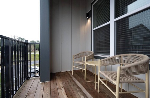 Huntersville Apartment | Landing | Modern 1BD, Gym, Game Room