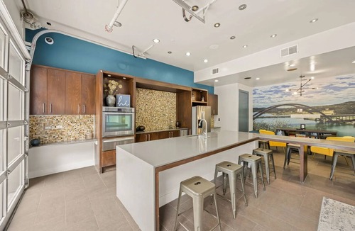 Crestview Apartment | Landing | Modern 1BD, Gym, Courtyard