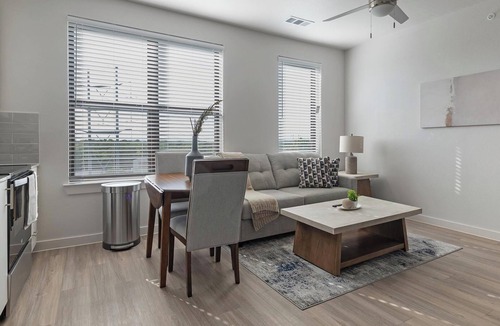 Sweetbriar Apartment | Landing | Modern 1BD, Gym, Pool