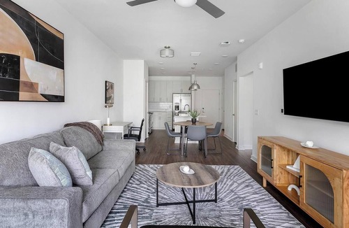 East Raleigh Apartment | Landing | Modern 1BD, Gym, Clubhouse