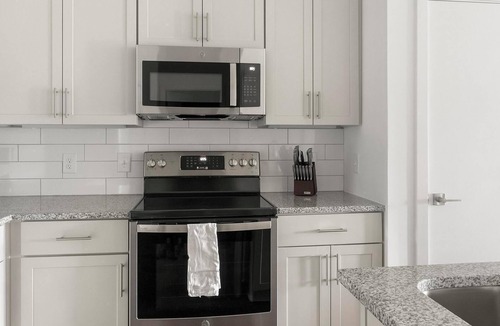 East Raleigh Apartment | Landing | Modern 1BD, Gym, Yoga Studio