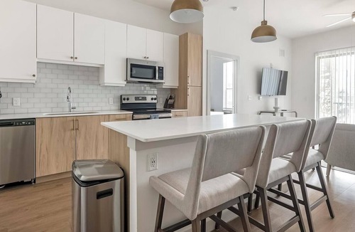 Austin Apartment | Landing | Modern 1BD, Gym, Yoga Studio