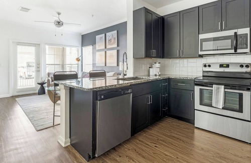 Austin Apartment | Landing | Modern 1BD, Pool, Courtyard