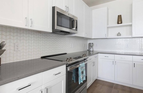 Lower Basin Lake Travis Apartment | Landing | Modern 1BD, Pool, Gym