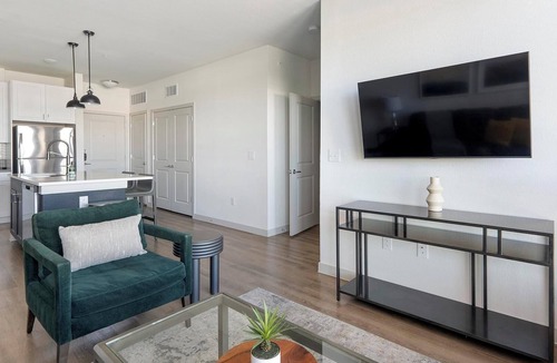 Lower Basin Lake Travis Apartment | Landing | Modern 1BD, Pool, Clubhouse