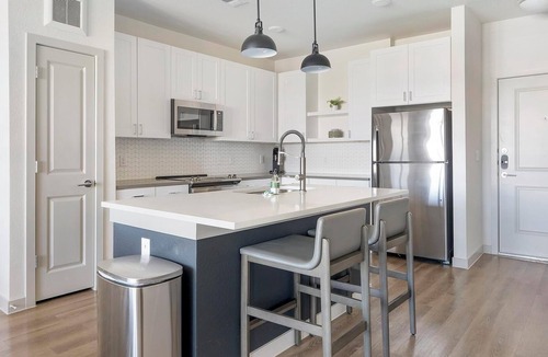 Lower Basin Lake Travis Apartment | Landing | Modern 1BD, Pool, Clubhouse