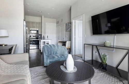 Montopolis Apartment | Landing | Modern 1BD, Pool, Courtyard