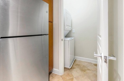 Chillum Apartment | Landing | Modern 1BD, Gym, Pool
