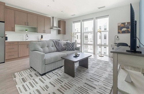 Hyattsville Apartment | Landing | Modern 1BD, Pool, Gym