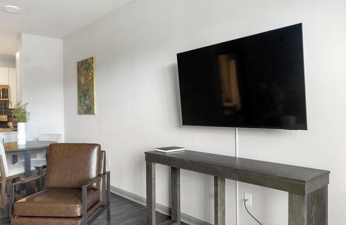 Raleigh Apartment | Landing | Modern 1BD, Yoga Studio, Rooftop Lounge