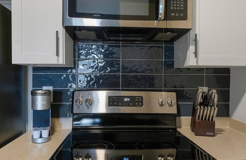 Raleigh Apartment | Landing | Modern 1BD, Yoga Studio, Rooftop Lounge