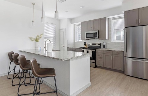 Red Oak Apartment | Landing | Modern 2BD, Gym