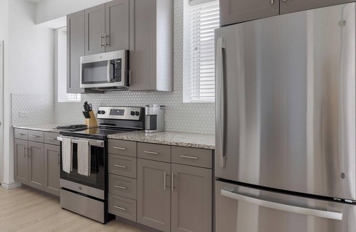Red Oak Apartment | Landing | Modern 2BD, Gym