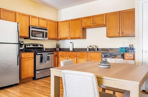 Sweetbriar Apartment | Landing | Modern 2BD, Pool, Courtyard