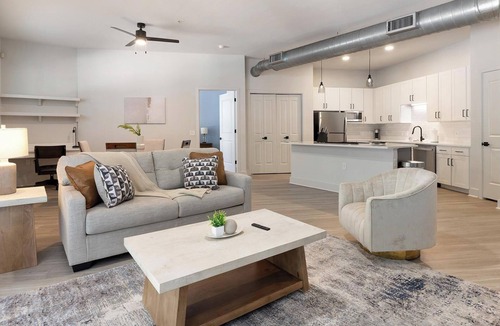 Dallas Design District Apartment | Landing | Modern 2BD, Pool, Clubhouse