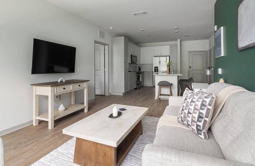 Southside Apartment | Landing | Modern 2BD, Gym, Clubhouse