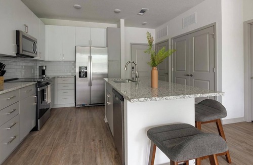 Southside Apartment | Landing | Modern 2BD, Gym, Clubhouse