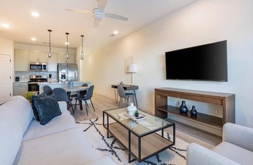 Wilmington Apartment | Landing | Modern 3BD, Pool, Gym