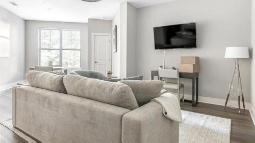 SouthPark Apartment | Landing Modern Apartment with Amazing Amenities (ID1183X016)