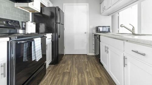 East Forest Apartment | Landing - Modern Apartment with Amazing Amenities (ID1262X306)