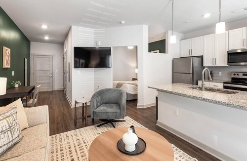 Charlotte Apartment | Landing | Modern Studio, Pool, Gym