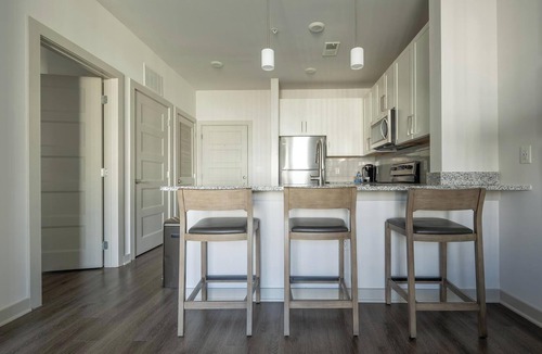 Charlotte Apartment | Landing | Spectacular 1BD, Pool, Gym