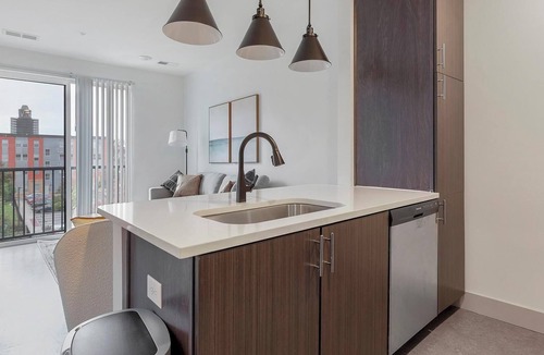 Richmond Apartment | Landing | Spectacular 1BD, Gym, Clubhouse