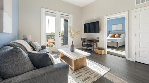 Salado Apartment | Landing Spectacular 1BD Gym Clubhouse