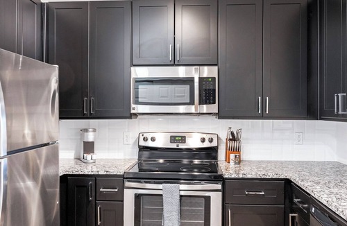 Austin Apartment | Landing | Spectacular 1BD, Courtyard, Gym
