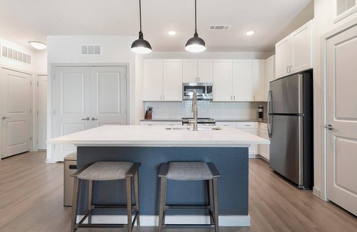 Lower Basin Lake Travis Apartment | Landing | Spectacular 1BD, Gym, Pool