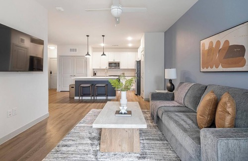 Lower Basin Lake Travis Apartment | Landing | Spectacular 1BD, Pool, Gym