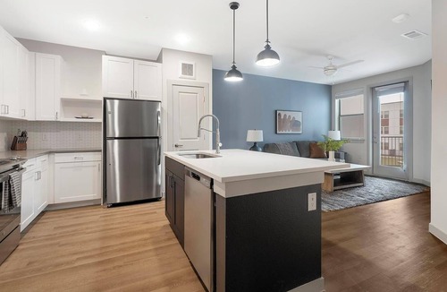 Lower Basin Lake Travis Apartment | Landing | Spectacular 1BD, Pool, Gym
