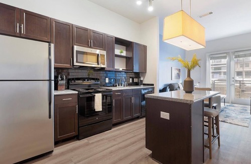 Crestview Apartment | Landing | Spectacular 1BD, Courtyard, Gym