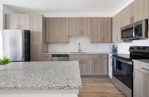Scofield Farms Apartment | Landing | Spectacular 1BD, Gym, Clubhouse