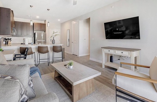 Corinth Apartment | Landing | Spectacular 1BD, Pool, Gym