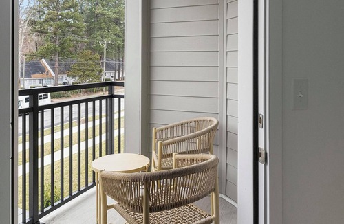 East Raleigh Apartment | Landing | Spectacular 1BD, Gym, Yoga Studio