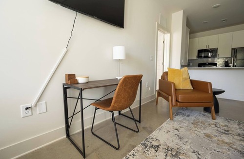 Charlotte Apartment | Landing | Spectacular 2BD, Pool, Gym